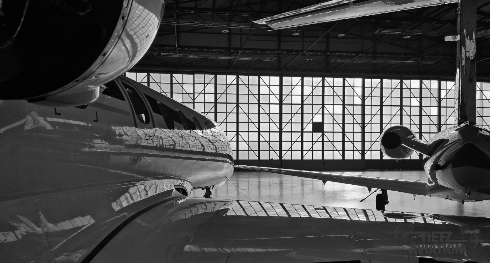 Phenom 300 polish by Tietz Aviation